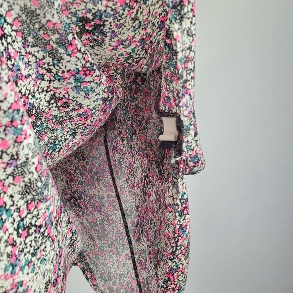 Torrid Poncho Top Size 2 2X Neon pink ditzy floral Flowy‎ Wide neck Short sleeve - Picture 8 of 9